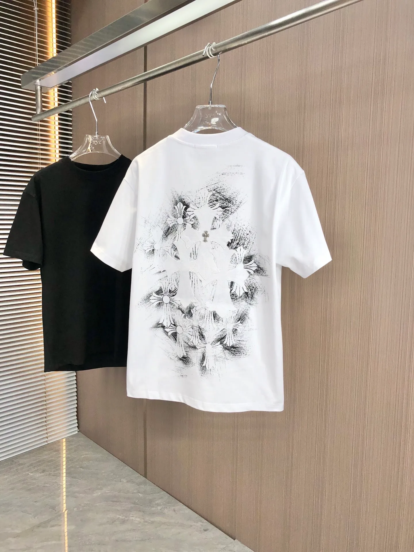 🅿️210 CH Cro 2025 spring and summer new round neck short sleeves, hand-stitched hardware, dot printing, needle embroidery ➕ patch embroidery, made of high weight 320g double yarn combed cotton fabric, slightly loose fit, soft and thick fabric feel, same style for men and women, color: black and white, size: SMLXLXXL